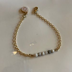 Handmade gold and pearl beaded bracelet